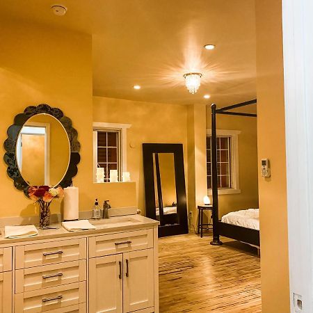Island Girl Spa + Bed And Breakfast Los Angeles Exterior photo